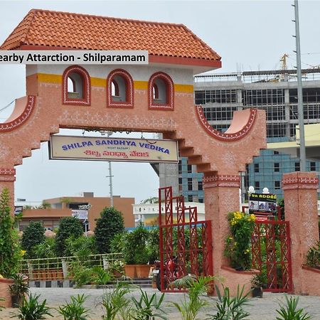 Oyo 10373 Apartment The Icon Homes Hyderabad Exterior foto