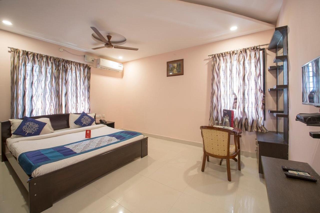 Oyo 10373 Apartment The Icon Homes Hyderabad Exterior foto